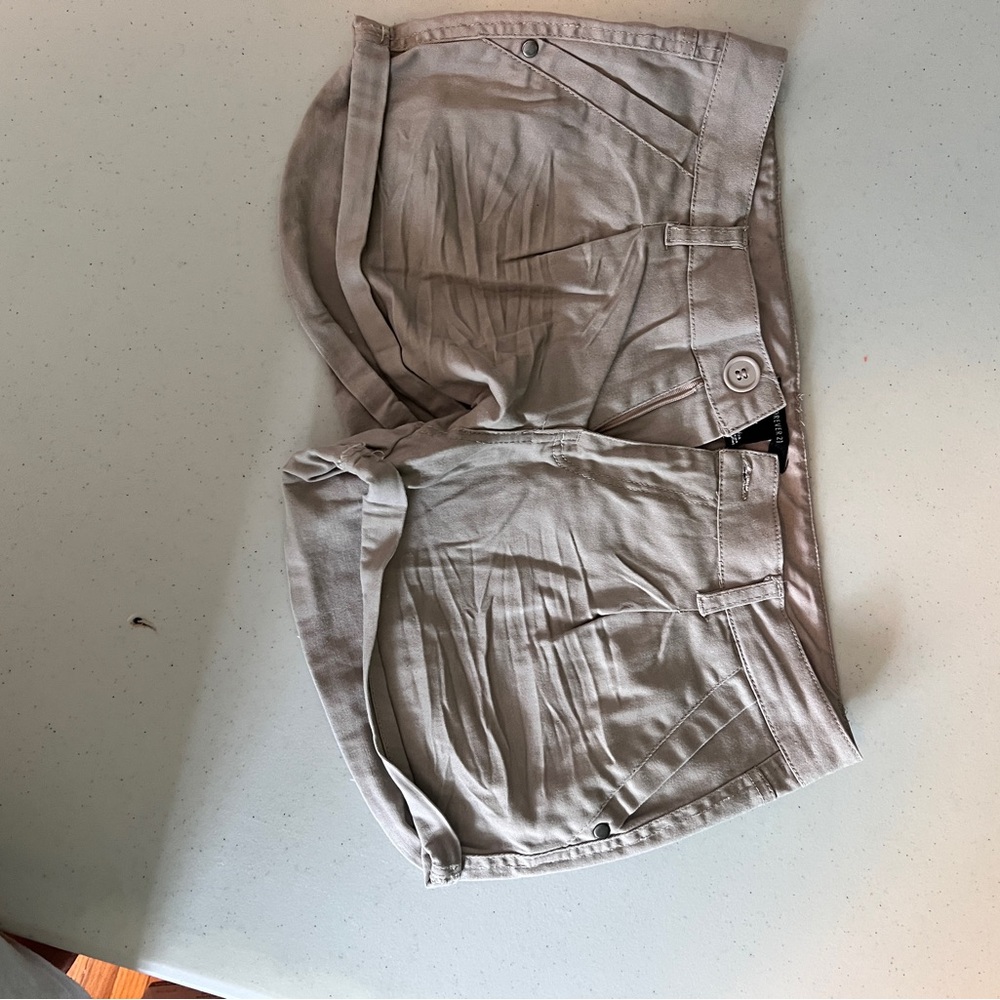 Forever 21 Tan Women's Shorts